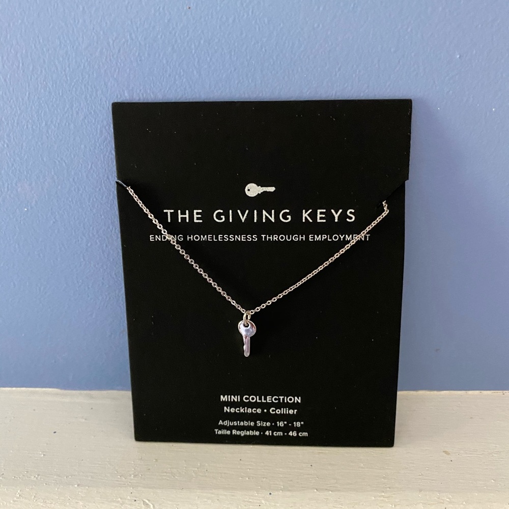 Giving Key Mimi necklace